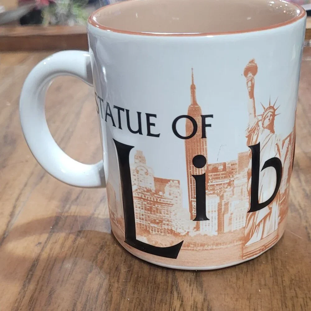Statue Of Liberty New‎ York Souvenir Coffee Cup Mug- Tan White Skyscraper